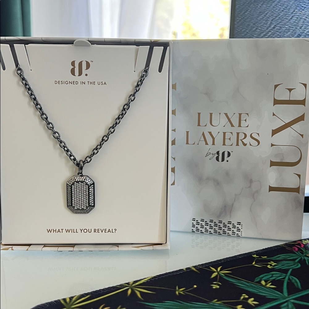 Bomb Party Single Luxe Layers Hematite Pendant Necklace
